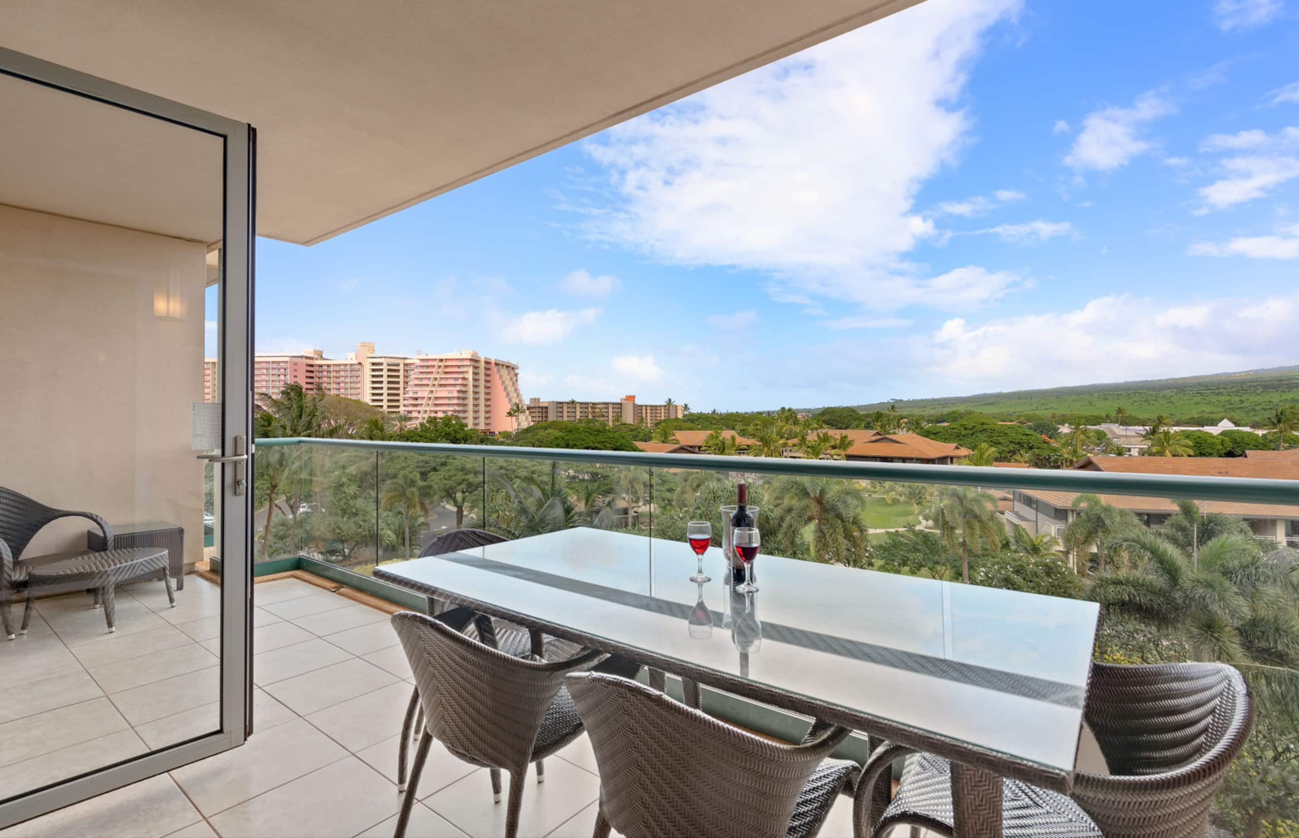 Condo in Lahaina · ★4.47 · 1 bedroom · 2 beds · 1 bath - Image 3