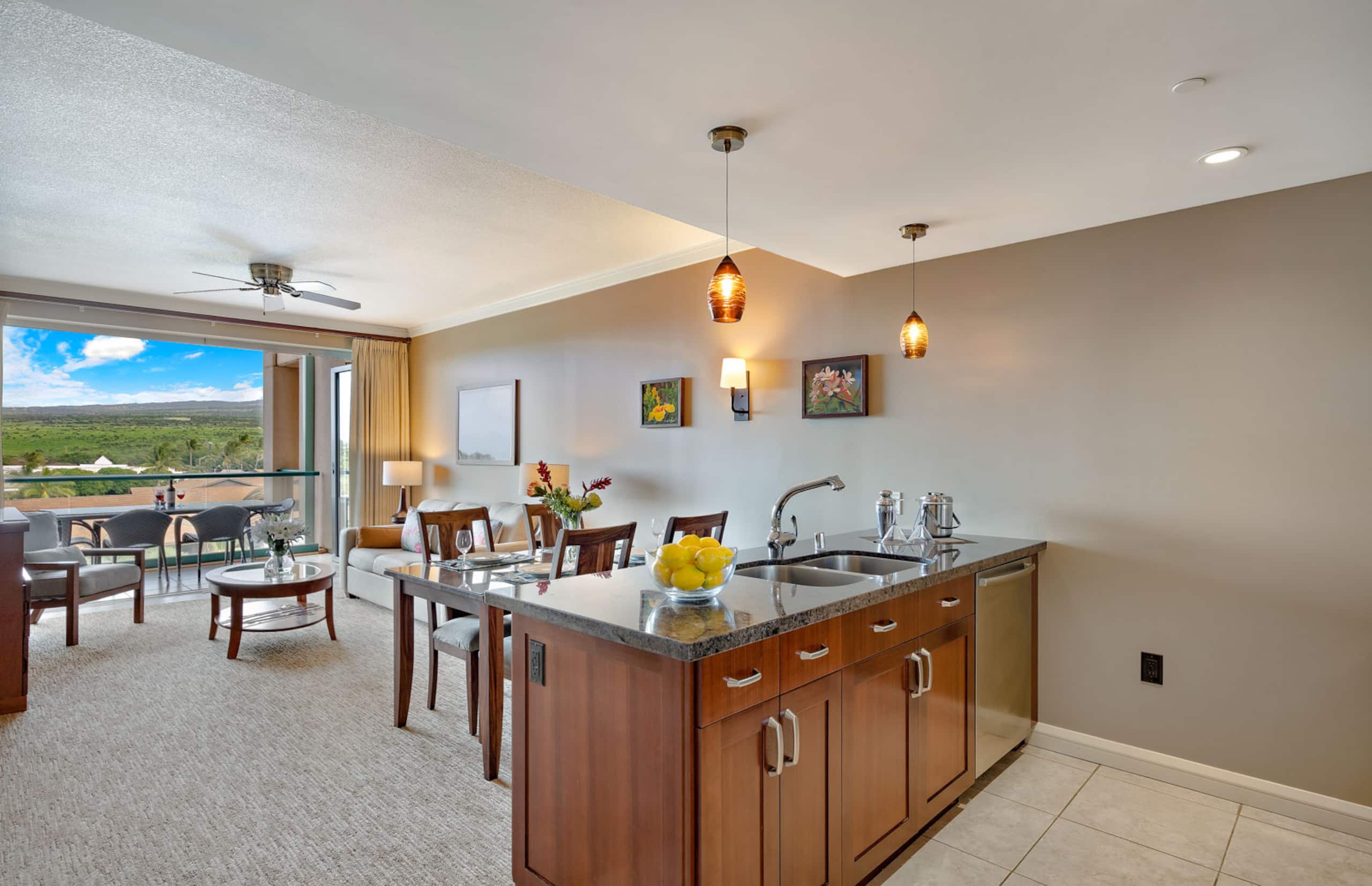 Condo in Lahaina · ★4.47 · 1 bedroom · 2 beds · 1 bath - Image 2