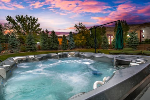 Mountain Lodge Oasis | 6BR w/ Hot Tub Near Aspen