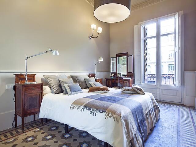 City Centre Boutique Apartment in Rambla Catalunya for 6 gallery image 5