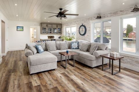 Waterfront Cottage•Hot Tub•Games Room•Sleeps 8-12