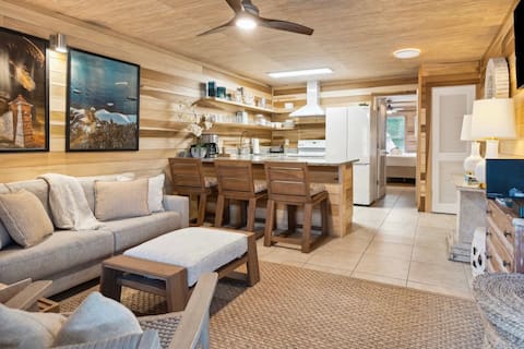 Sullivan’s Beach Getaway on Island's Main St