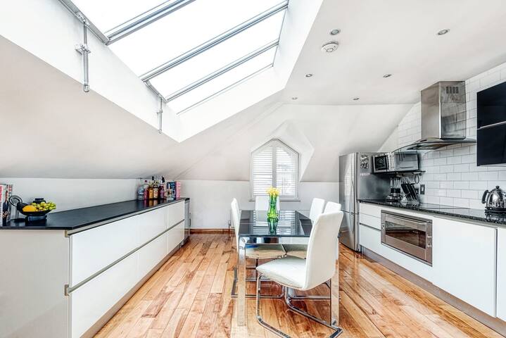 The King of Spades – Out of Office Lifestyle gallery image 5