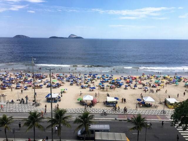 Oceanfront Leblon gallery image 3