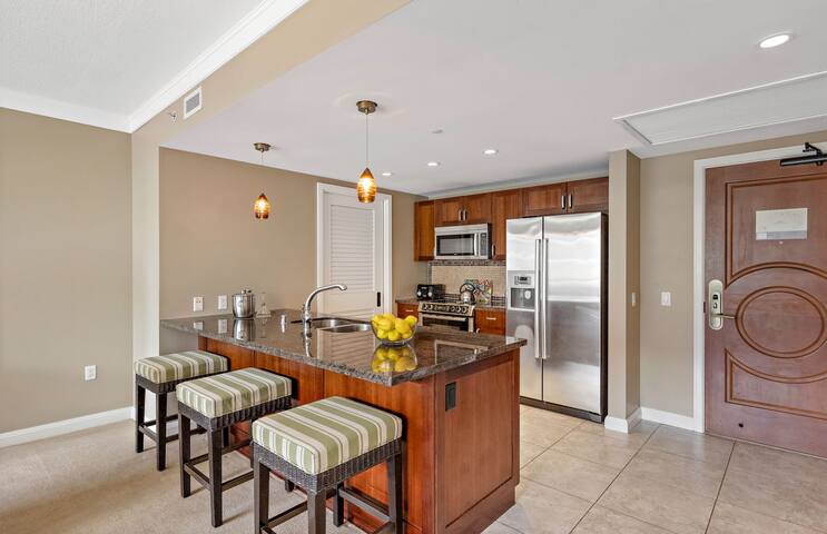 Maui Resort Rentals: Honua Kai 4th FLoor 4BR gallery image 5