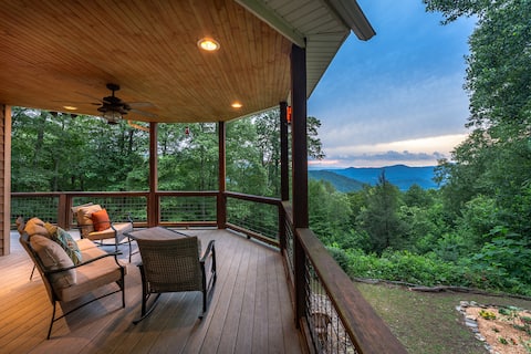 Ridgetop Hideaway | Hot Tub, Fire Pit & Views!