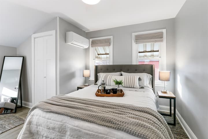 The master bedroom contains a cozy Queen Bed with 12″ Premier Memory Foam Greenguard Gold Certified Mattress, organic linens and plush robes. A brand new personal thermostat is installed in each bedroom so you can optimize your sleeping temperature.