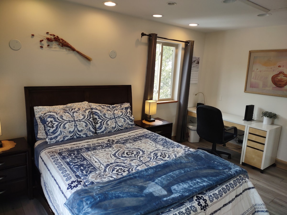 Bedroom Five: Upstairs Queen with Deck and Office