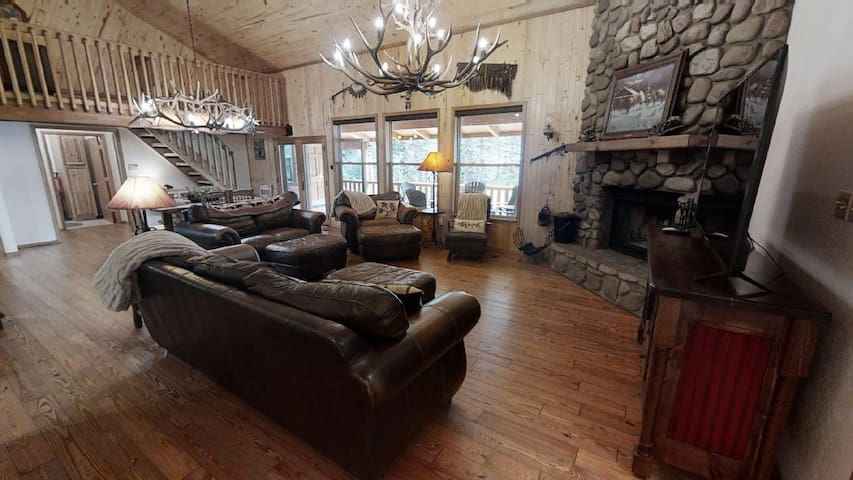 Red River Vacation Rentals managed Airbnb listing 3