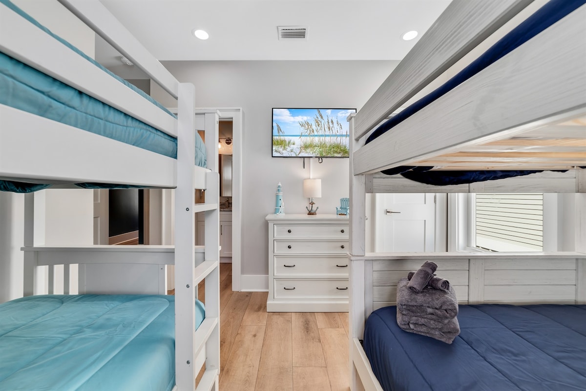 twin/twin and full/full bunk beds and smart TV