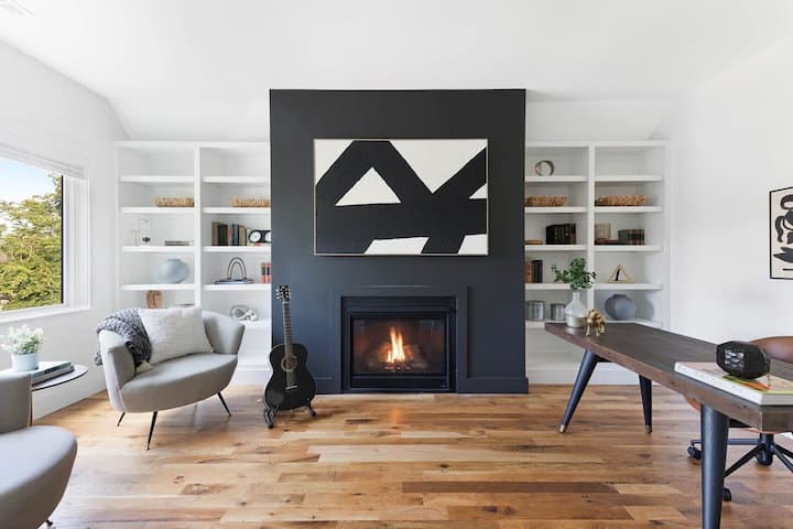 The Hadley House – Cozy Porch + Fenced in Backyard gallery image 3