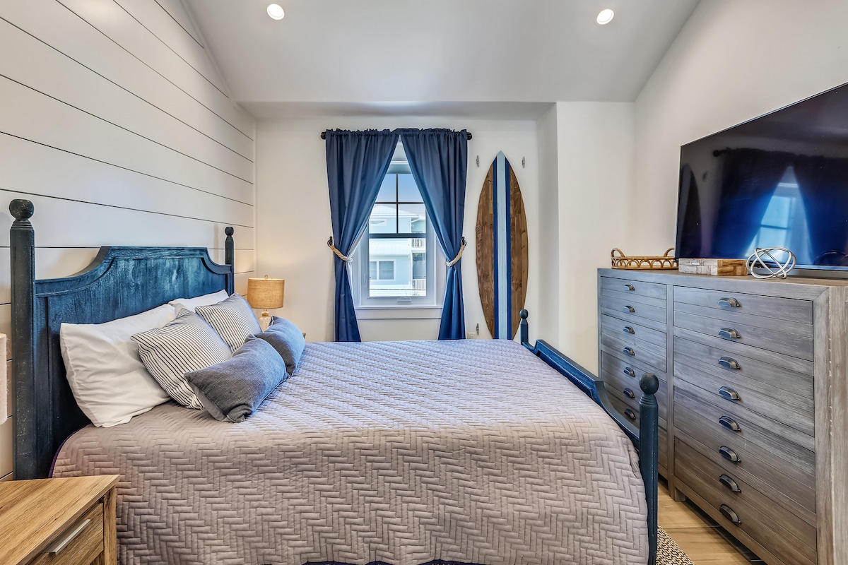 Second Bedroom - Queen