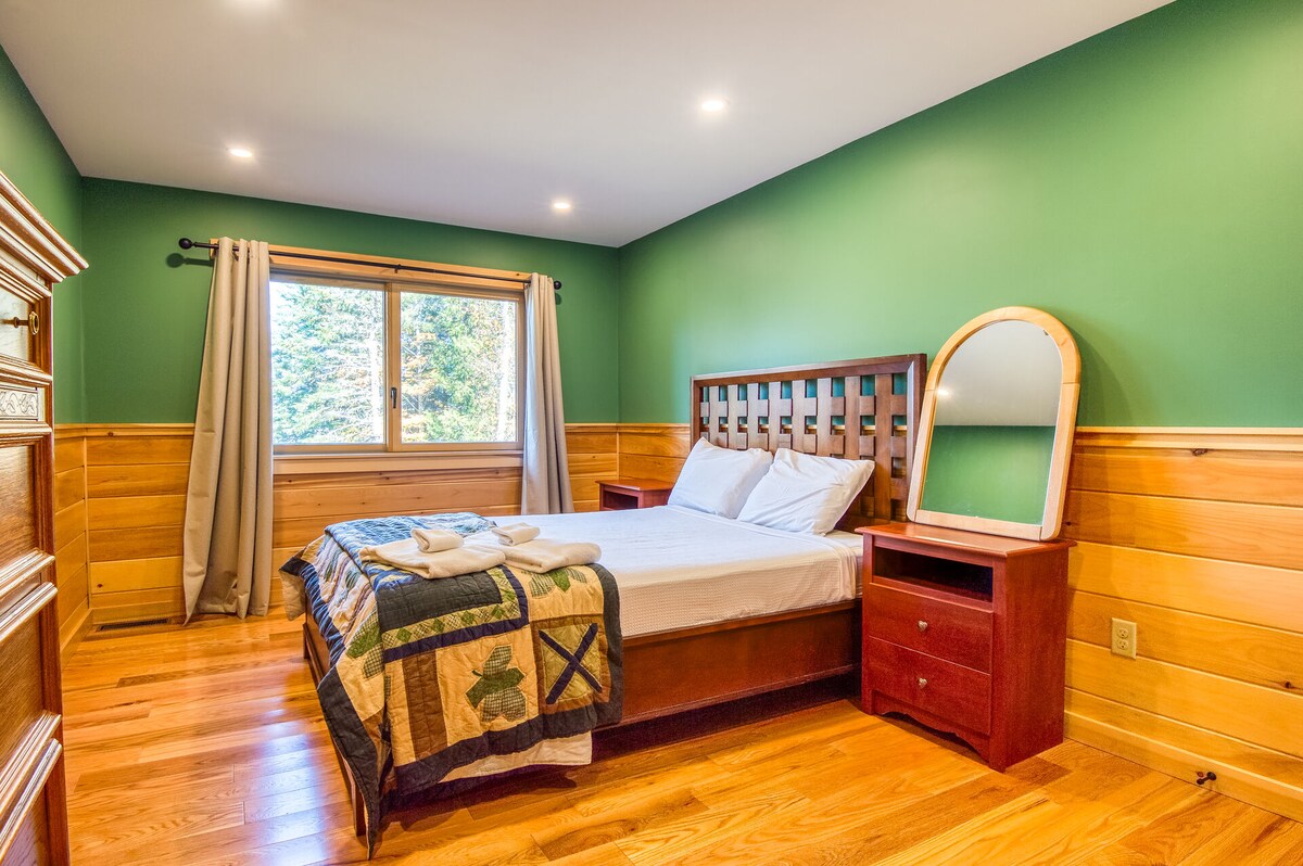 次卧标准双人床