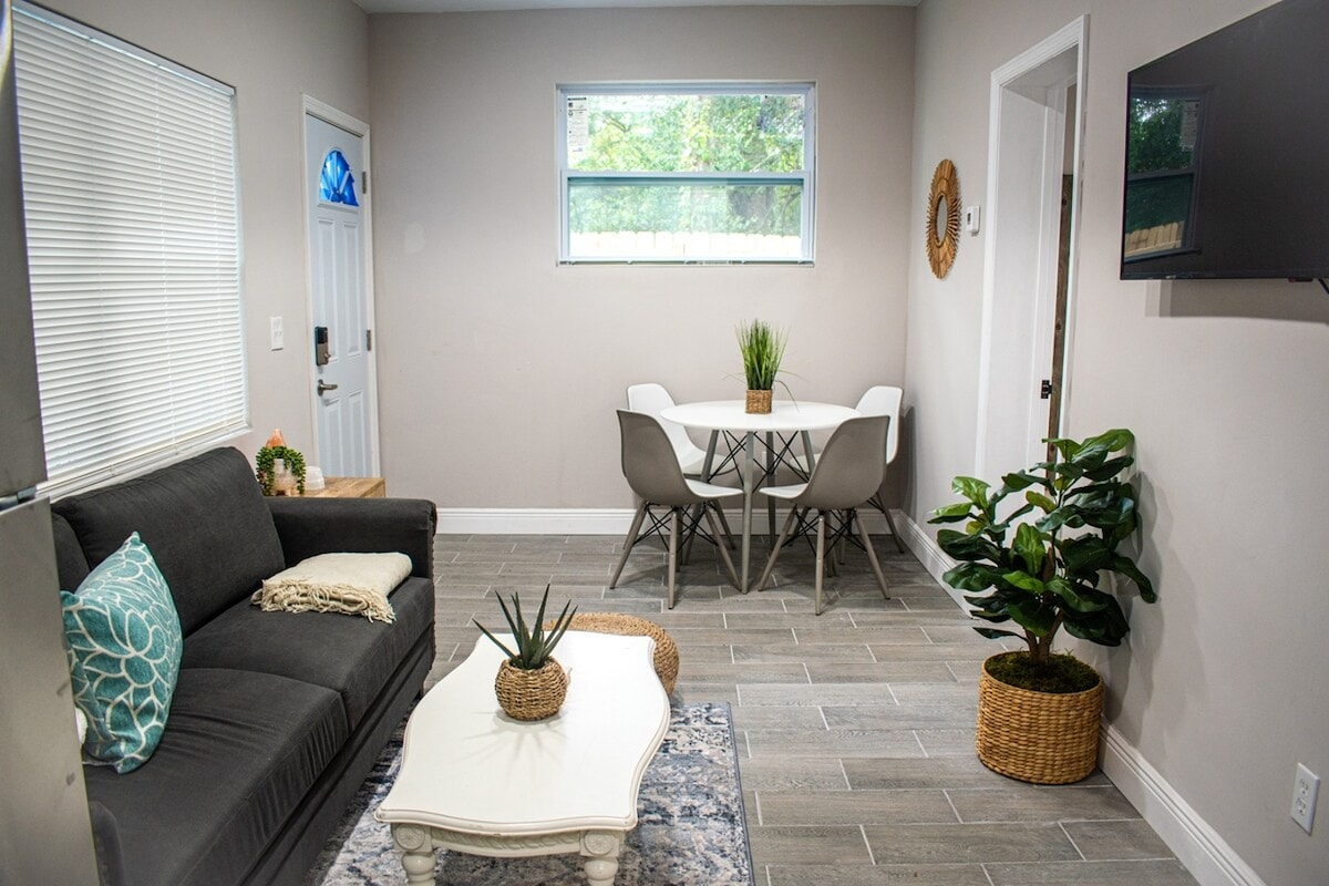 Popular Airbnb listing: Stylish Ybor Escape • near Downtown • 2BR in Ybor Heights