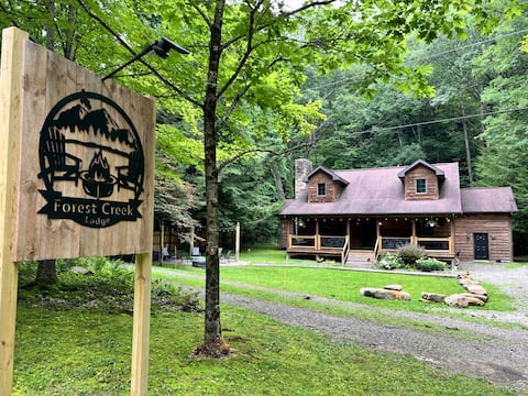 Lodge on Private Stream|Hot Tub· Firepit· Gameroom