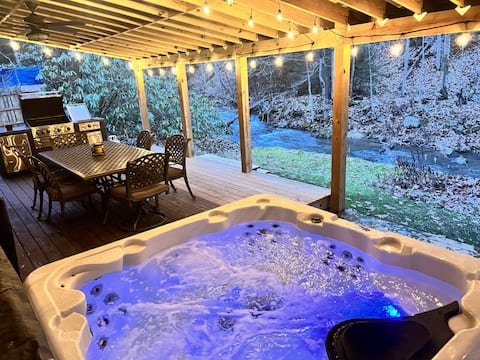 Lodge on Private Stream/Hot Tub/Firepit/ Gameroom