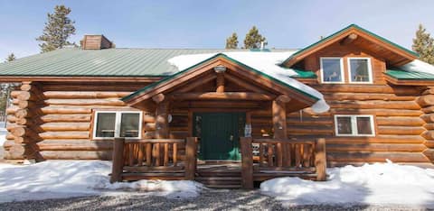 Snowmobile/hunting lodge, GTNP,Togwotee pass,winds