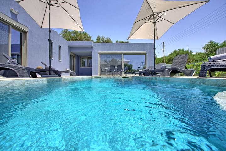 Villa ampela – holiday villa rental near the sea w gallery image 2