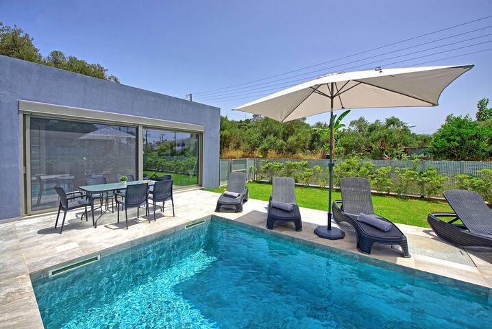 Villa ampela – holiday villa rental near the sea w gallery image 3