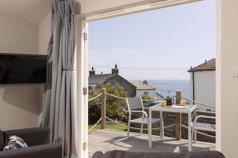 Cottage & Boatshed in Gorran Haven, Private Parkin