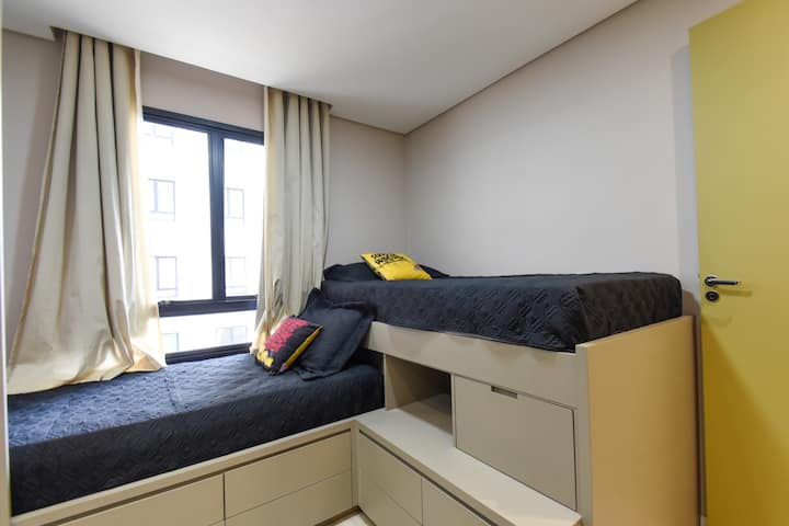 Spálne majú paplón, chránič matraca a ventilátor.