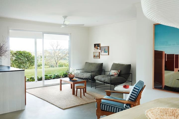 Hidden Byron – designer hinterland oasis with pool