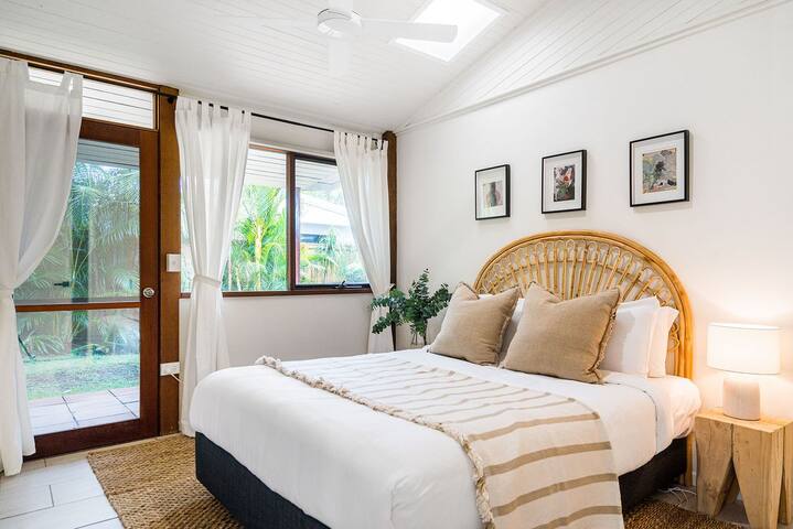 Bangalleys – beachside retreat with large pool gallery image 4