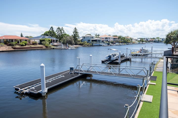 Parrearra Paradise On The Canal With Water Slide! gallery image 2