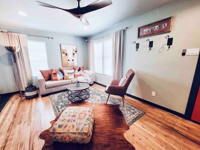 2BR Stockyards Stay | Steps to Shop, Music & Rodeo