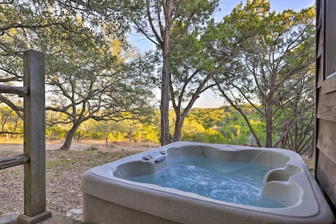 New Listing! Secluded cabin w/ spectacular views - 3 miles to Wimberley Square!