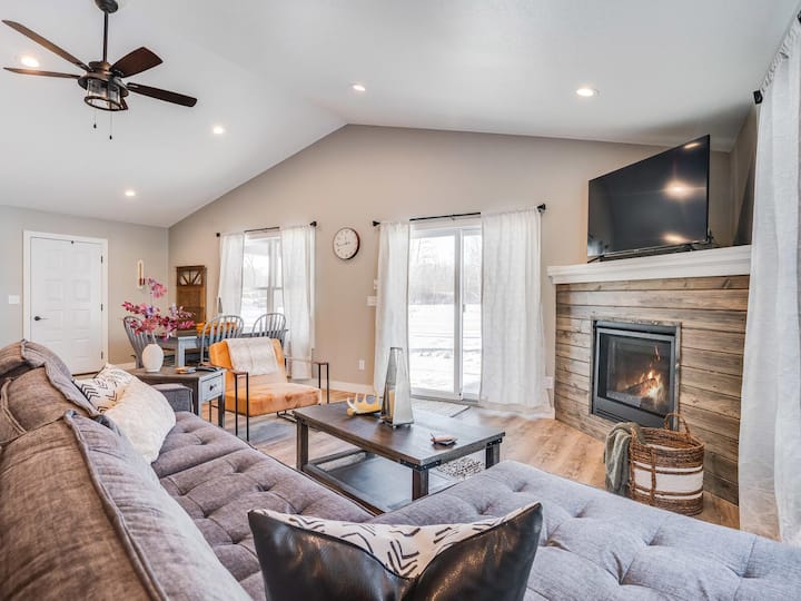 Red Cedar Lake Vacation Rentals & Homes Cedar Lake, WI Airbnb