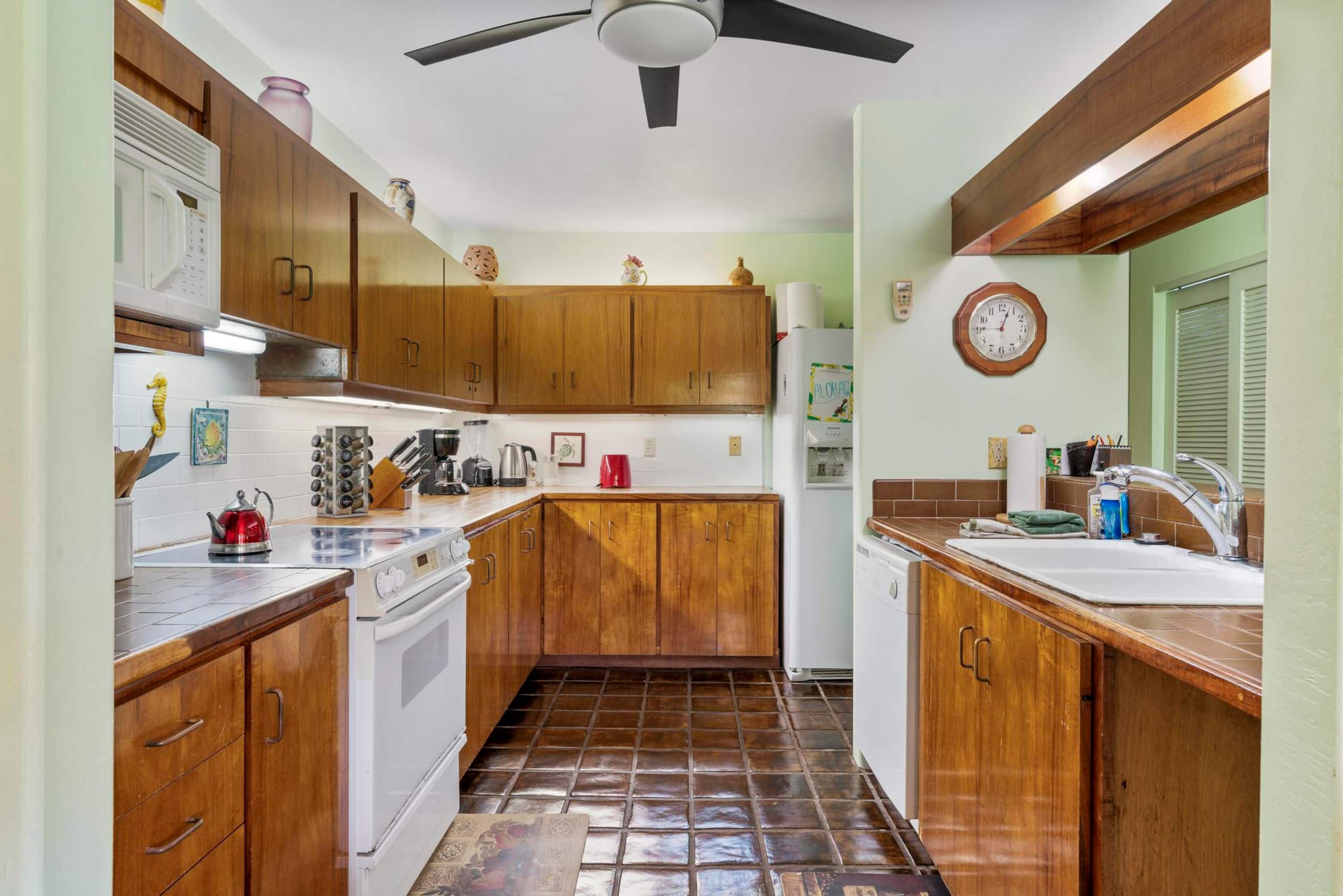 Condo in Kailua-Kona · ★4.63 · 2 bedrooms · 2 beds · 2 baths - Image 22