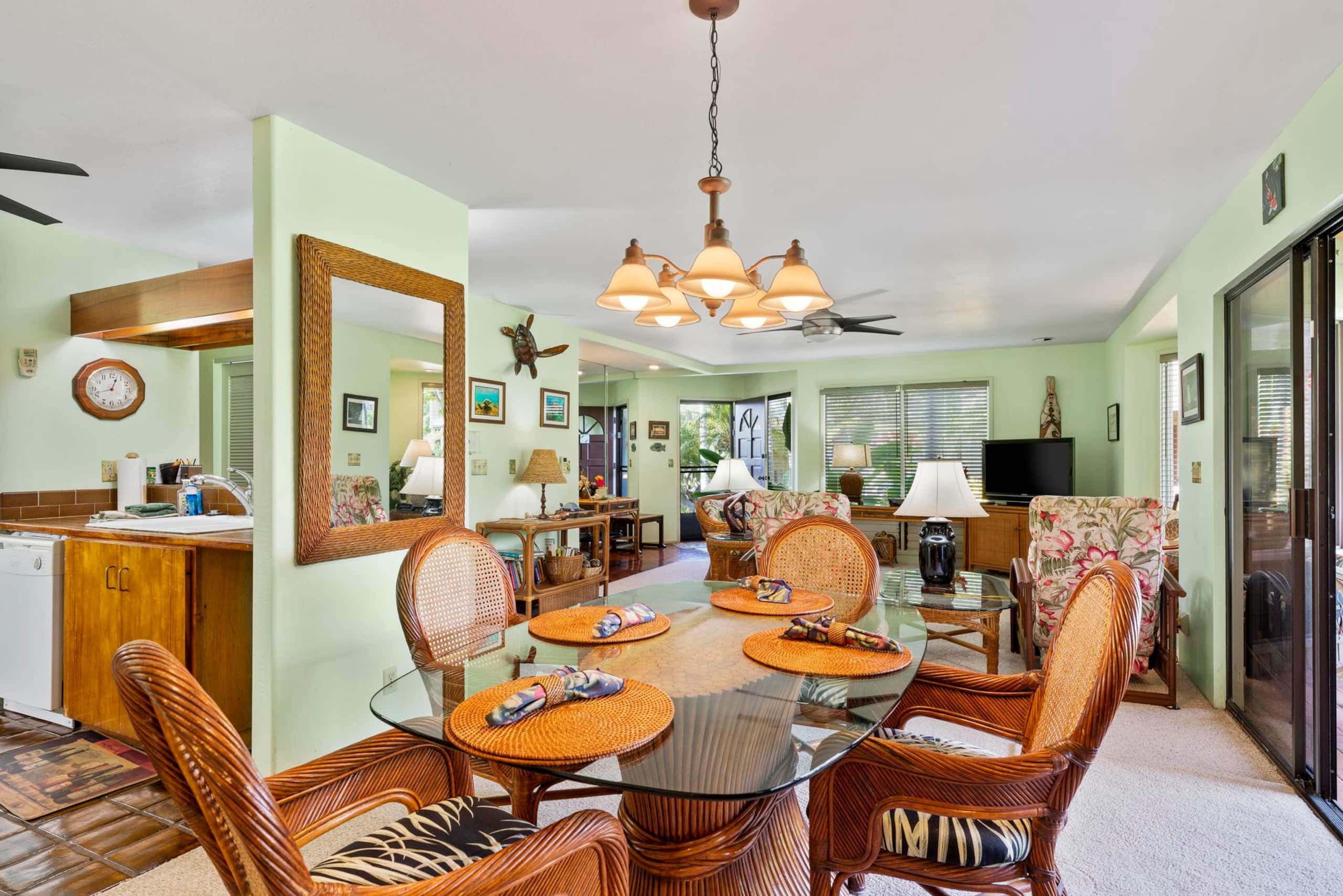 Condo in Kailua-Kona · ★4.63 · 2 bedrooms · 2 beds · 2 baths - Image 4