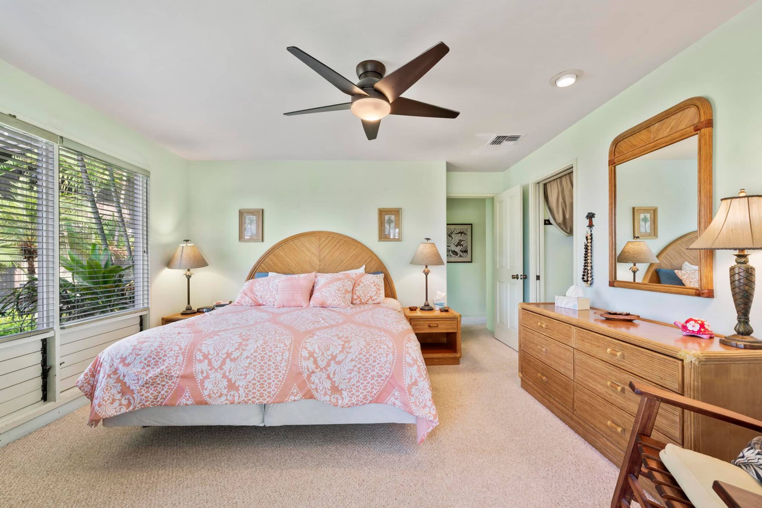 Condo in Kailua-Kona · ★4.63 · 2 bedrooms · 2 beds · 2 baths - Image 28