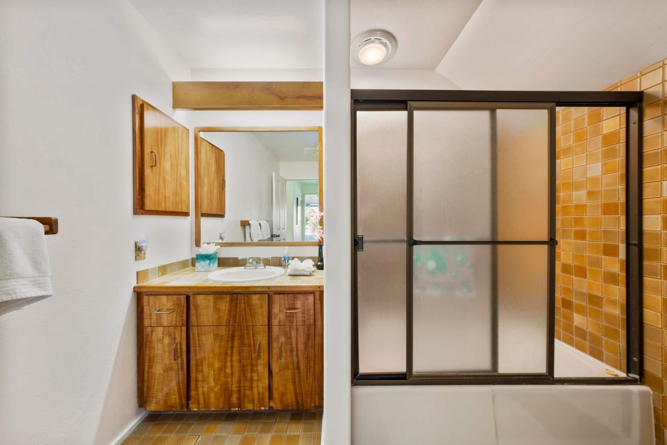 Condo in Kailua-Kona · ★4.63 · 2 bedrooms · 2 beds · 2 baths - Image 45