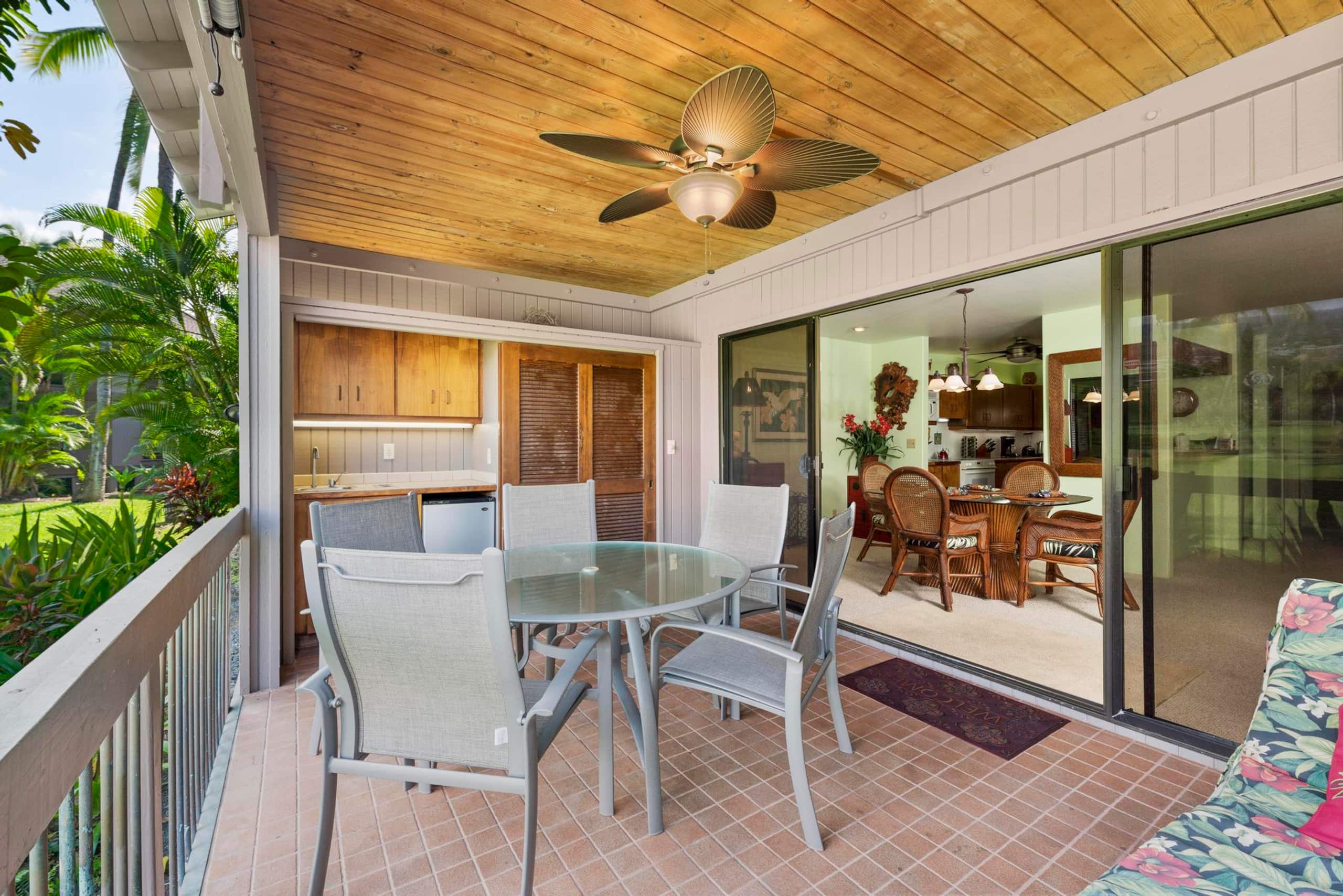 Condo in Kailua-Kona · ★4.63 · 2 bedrooms · 2 beds · 2 baths - Image 12