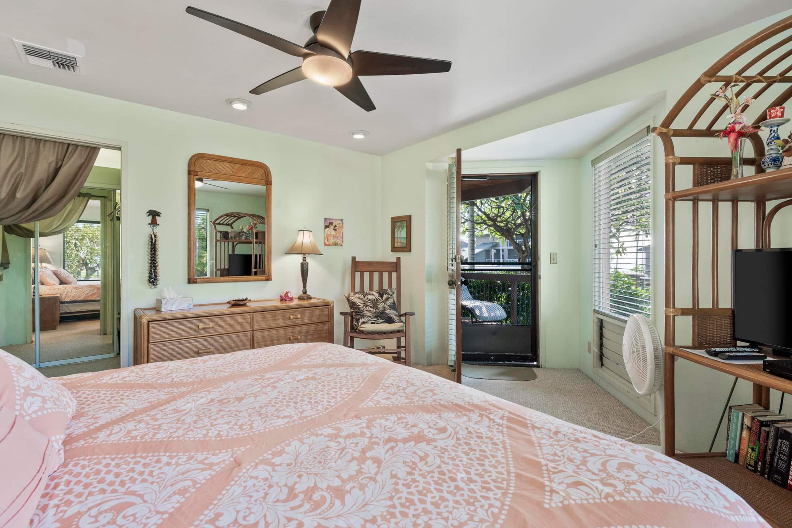 Condo in Kailua-Kona · ★4.63 · 2 bedrooms · 2 beds · 2 baths - Image 3