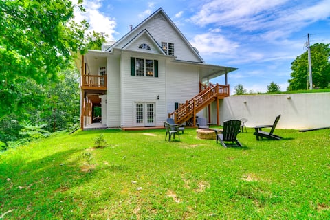 Lake Cumberland Retreat w/ Deck & Views!