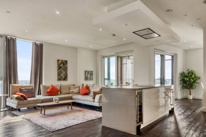 Stunning 4 Bedroom Penthouse in Nine elms (Zone 1) gallery image 3
