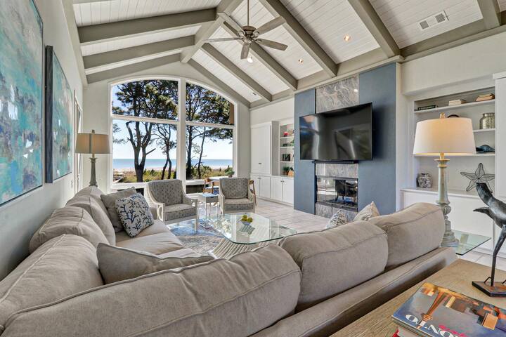 Spectacular Oceanfront home with huge windows