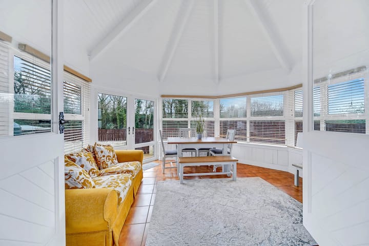 Spacious Coastal Accommodation With Games Room - Rathmullan