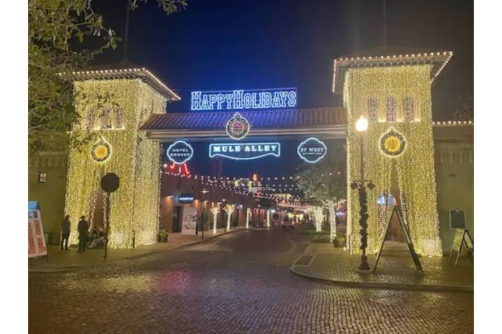 StockYards!-1.5 blk-TCU-Cowboy Cottage sleeps 9 gallery image 2