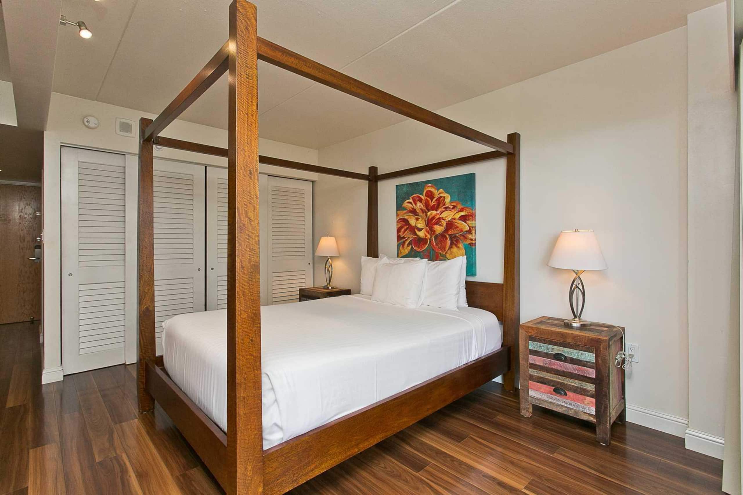 Condo in Honolulu · ★4.63 · 1 bedroom · 2 beds · 1 private bath - Image 9