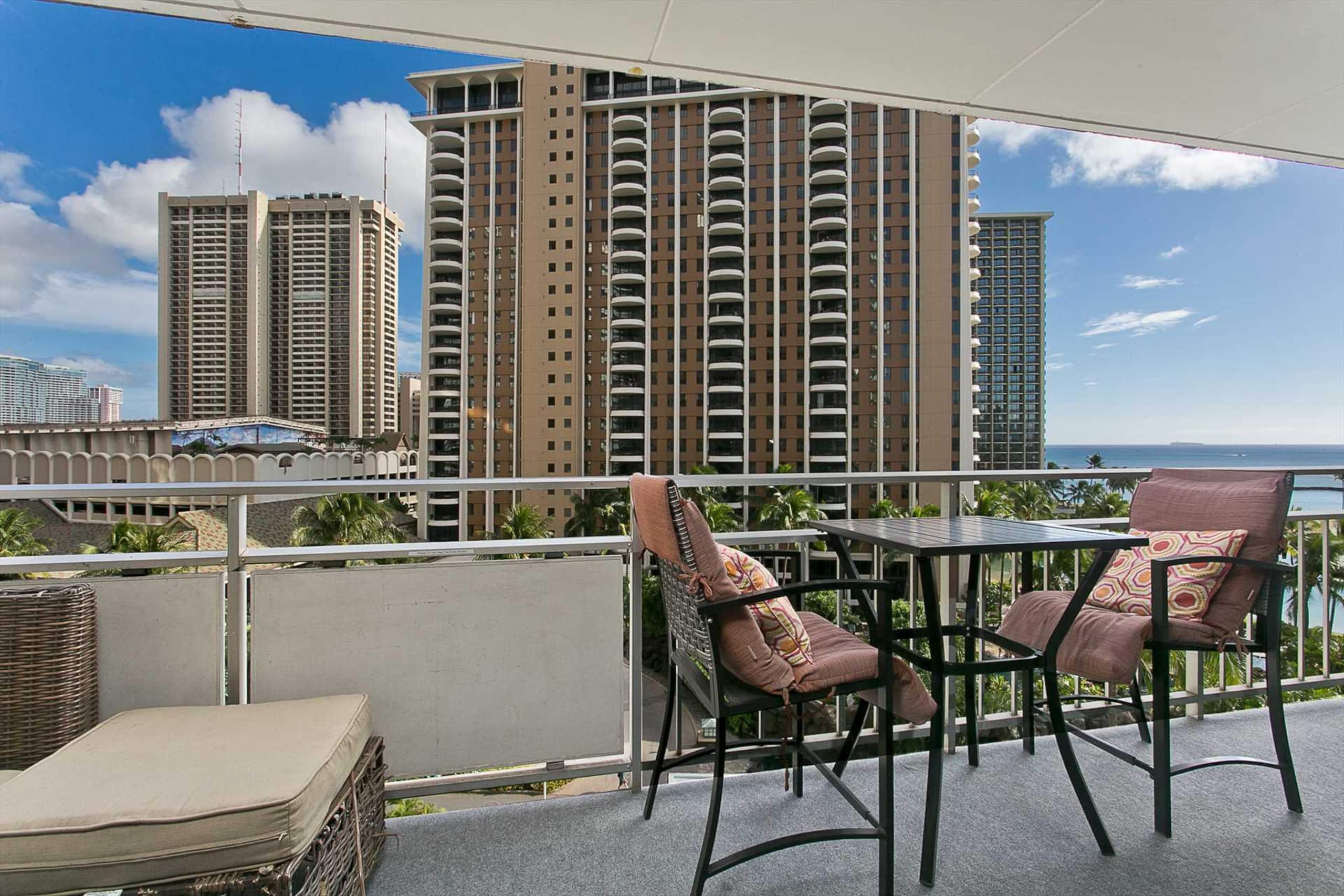 Condo in Honolulu · ★4.63 · 1 bedroom · 2 beds · 1 private bath - Image 13