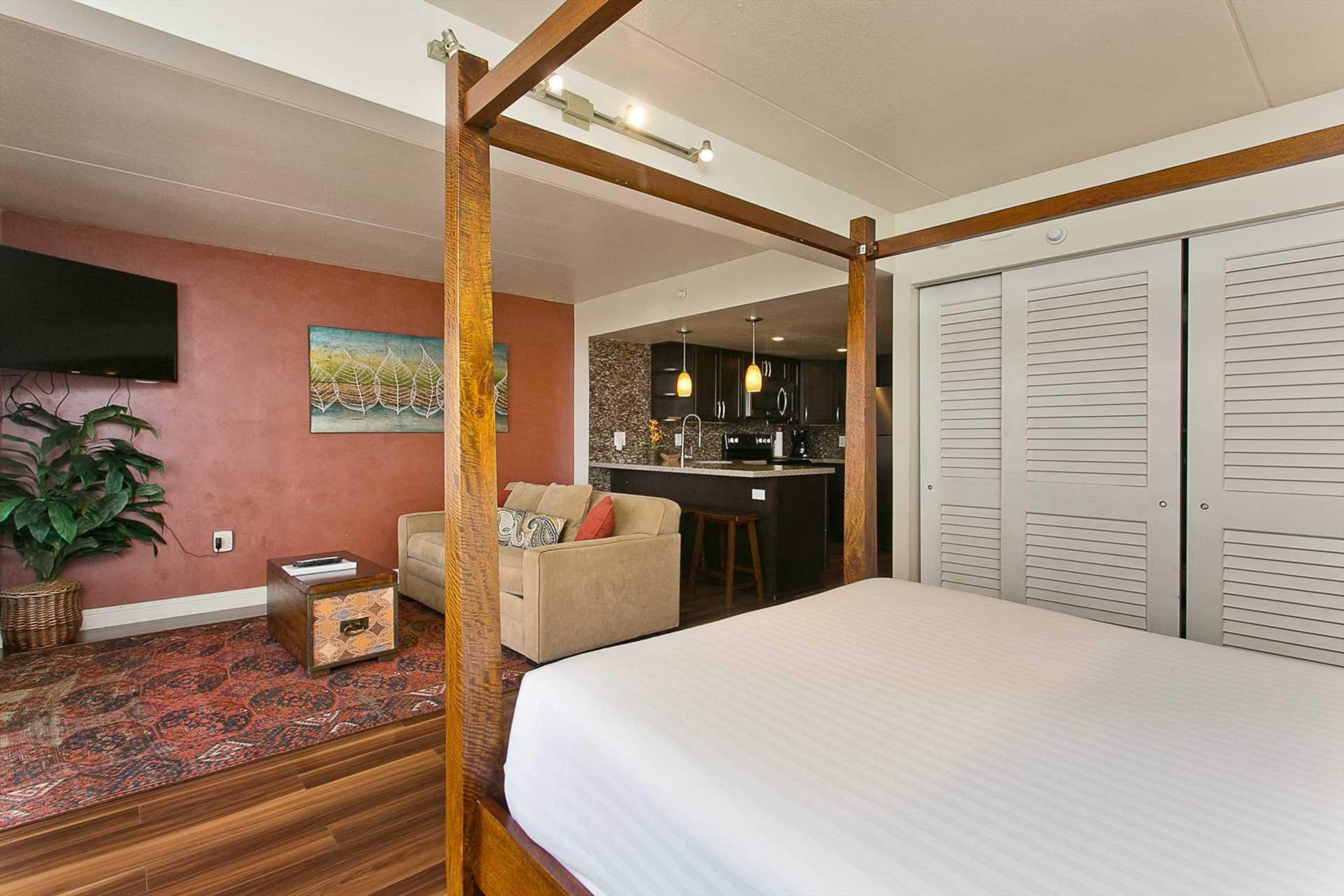 Condo in Honolulu · ★4.63 · 1 bedroom · 2 beds · 1 private bath - Image 10