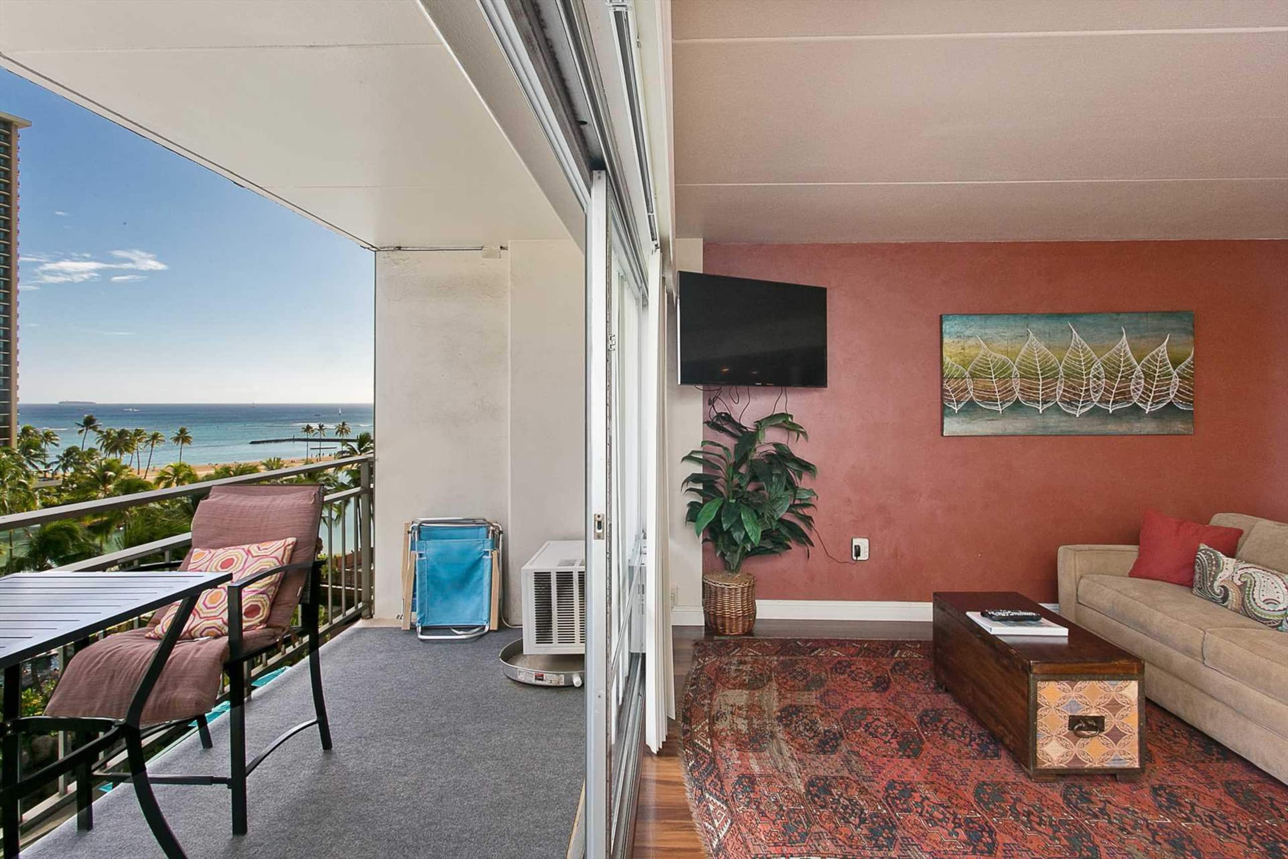 Condo in Honolulu · ★4.63 · 1 bedroom · 2 beds · 1 private bath - Image 5