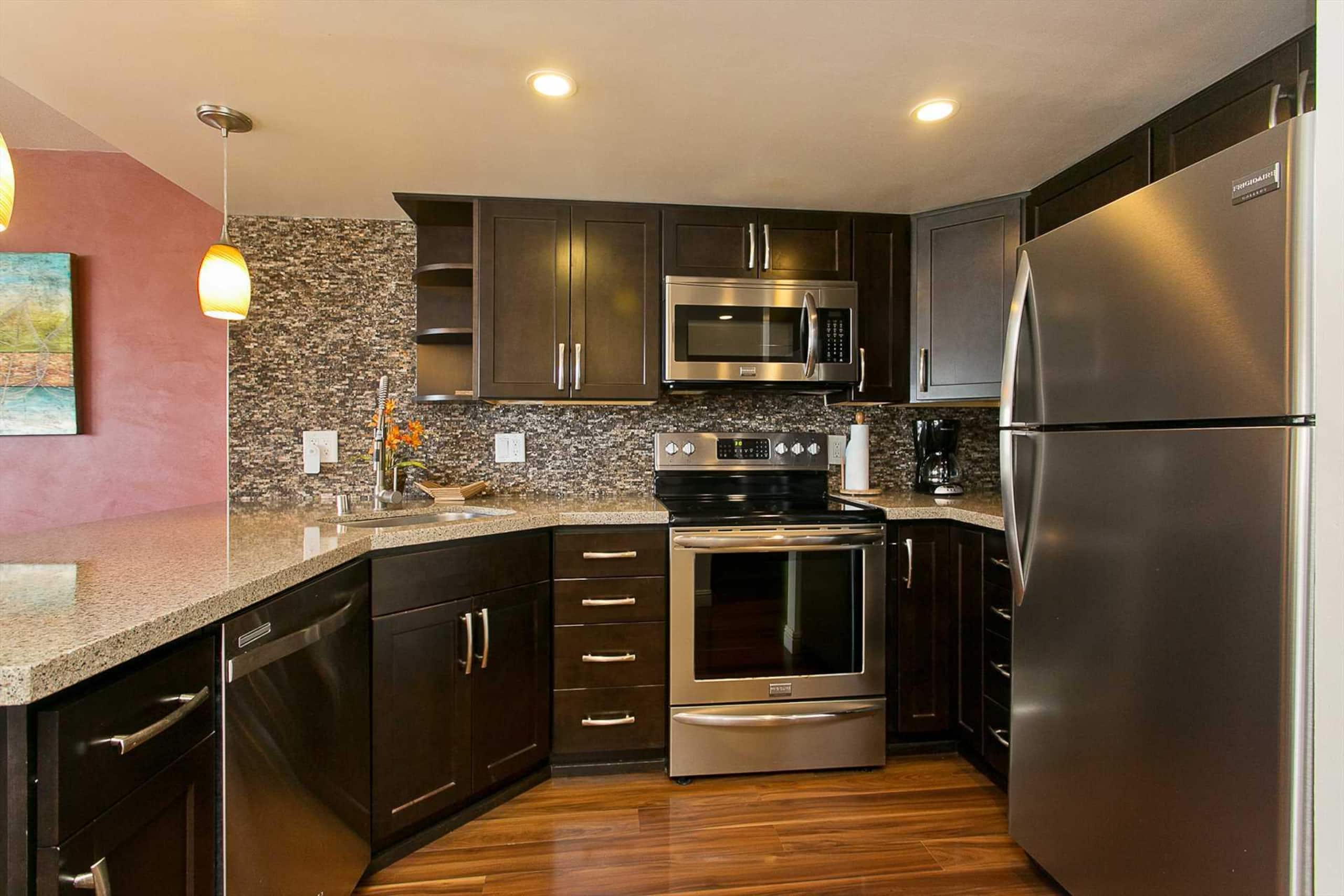 Condo in Honolulu · ★4.63 · 1 bedroom · 2 beds · 1 private bath - Image 2