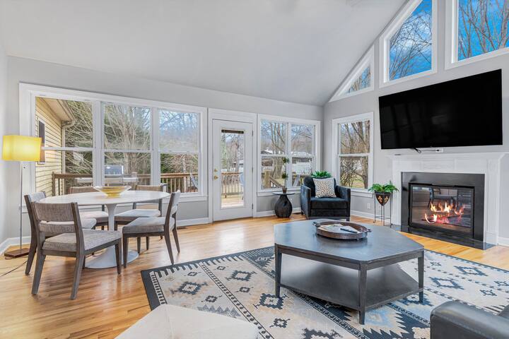 Asheville Home near Airport! Near Biltmore Estate! gallery image 5