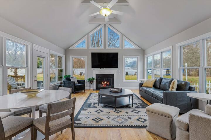 Asheville Home near Airport! Near Biltmore Estate! gallery image 3