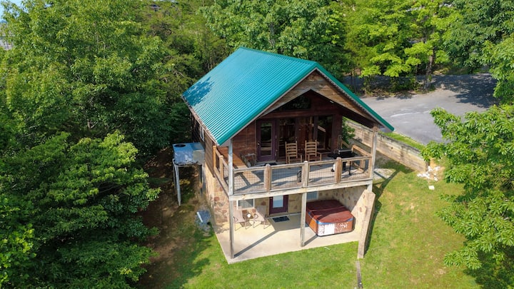 A Painted Pony-1br/2ba,2 Beds,pool Table,hot Tub - Pigeon Forge, TN